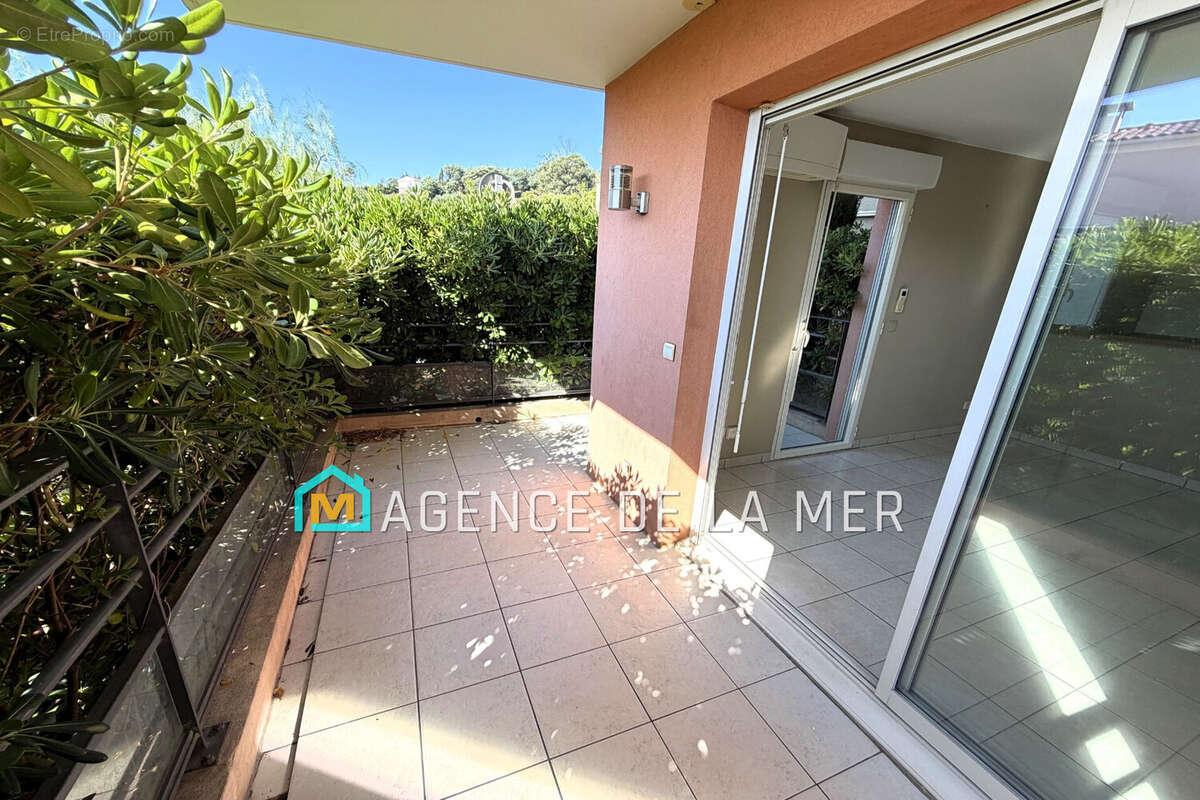 Appartement à MANDELIEU-LA-NAPOULE