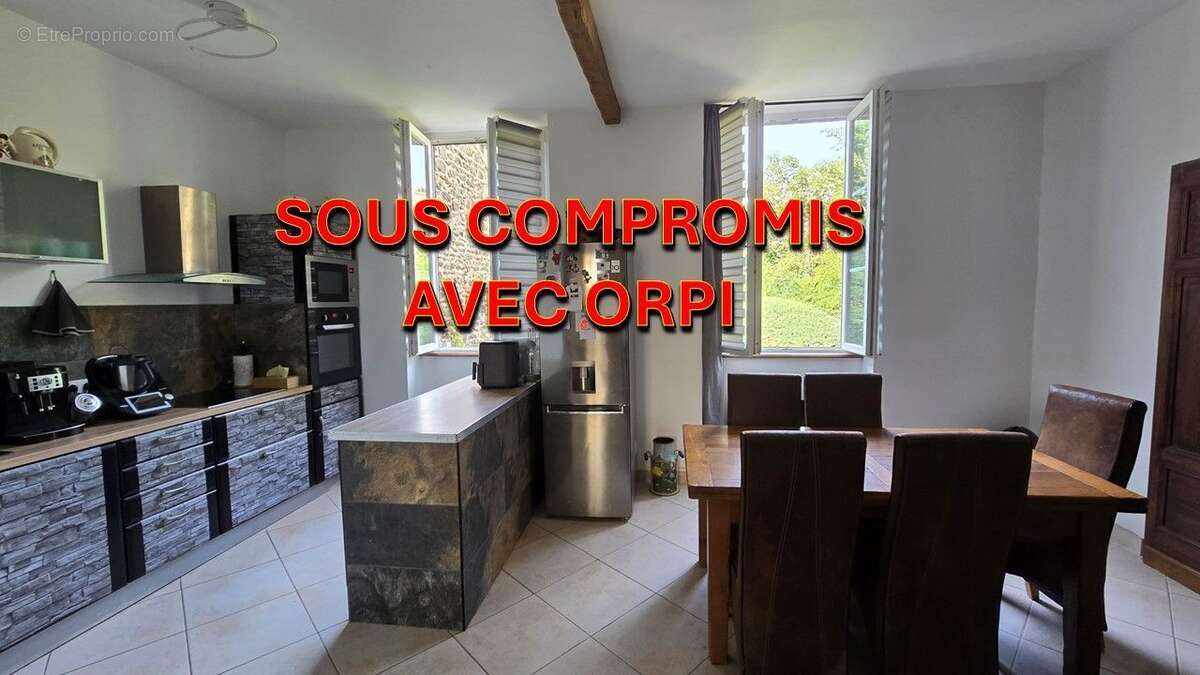 Appartement à L'ARBRESLE