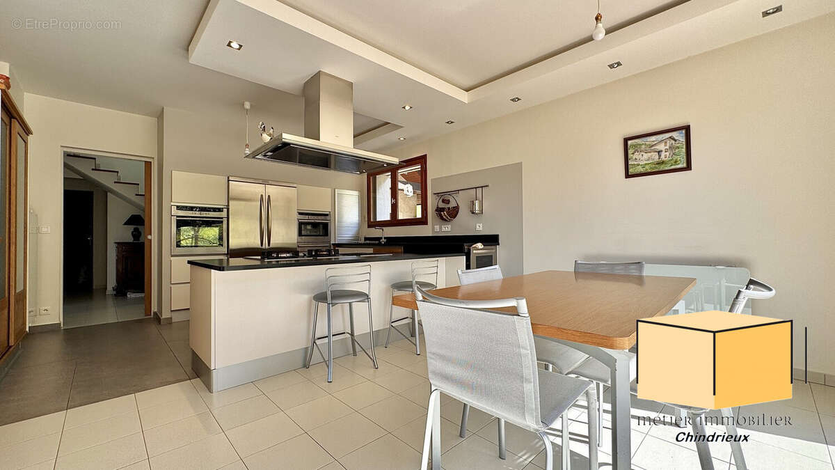 Maison à CHINDRIEUX