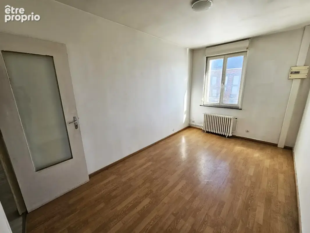 Immeuble de rapport, 5 lots : 4 logements et 1 commerce, dont 2 déjà loués, rendement 14,5% travaux compris - photo 5