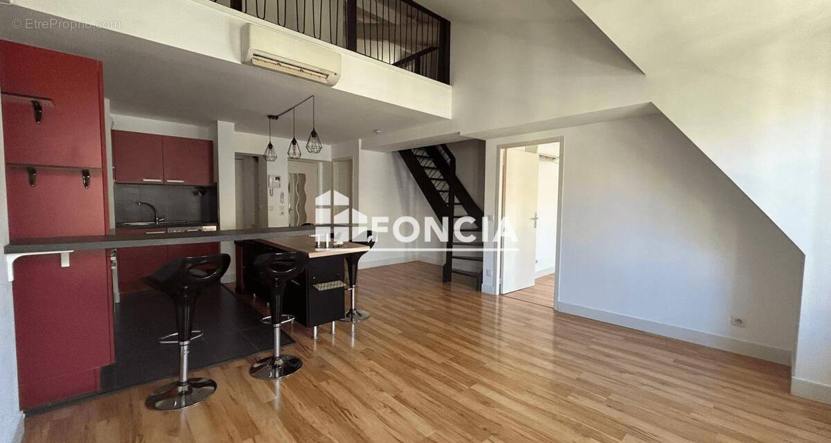 Appartement à MARSEILLE-2E