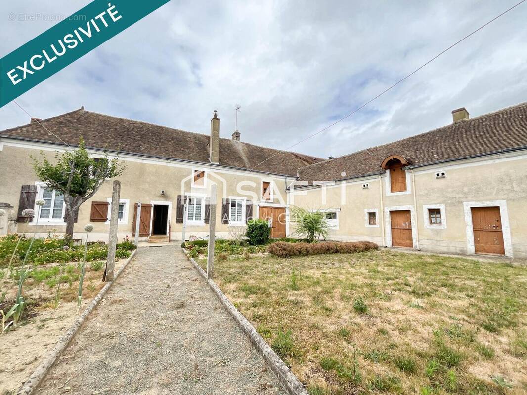 Photo 1 - Maison à SAINT-COSME-EN-VAIRAIS