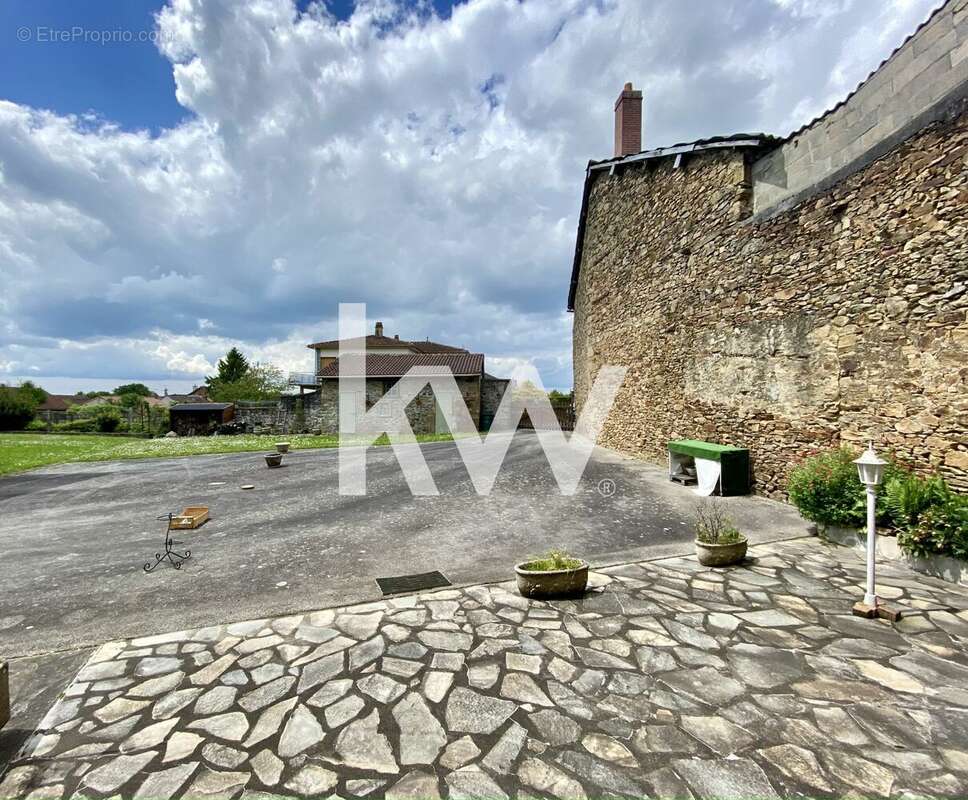 Maison à VERNEUIL-SUR-VIENNE