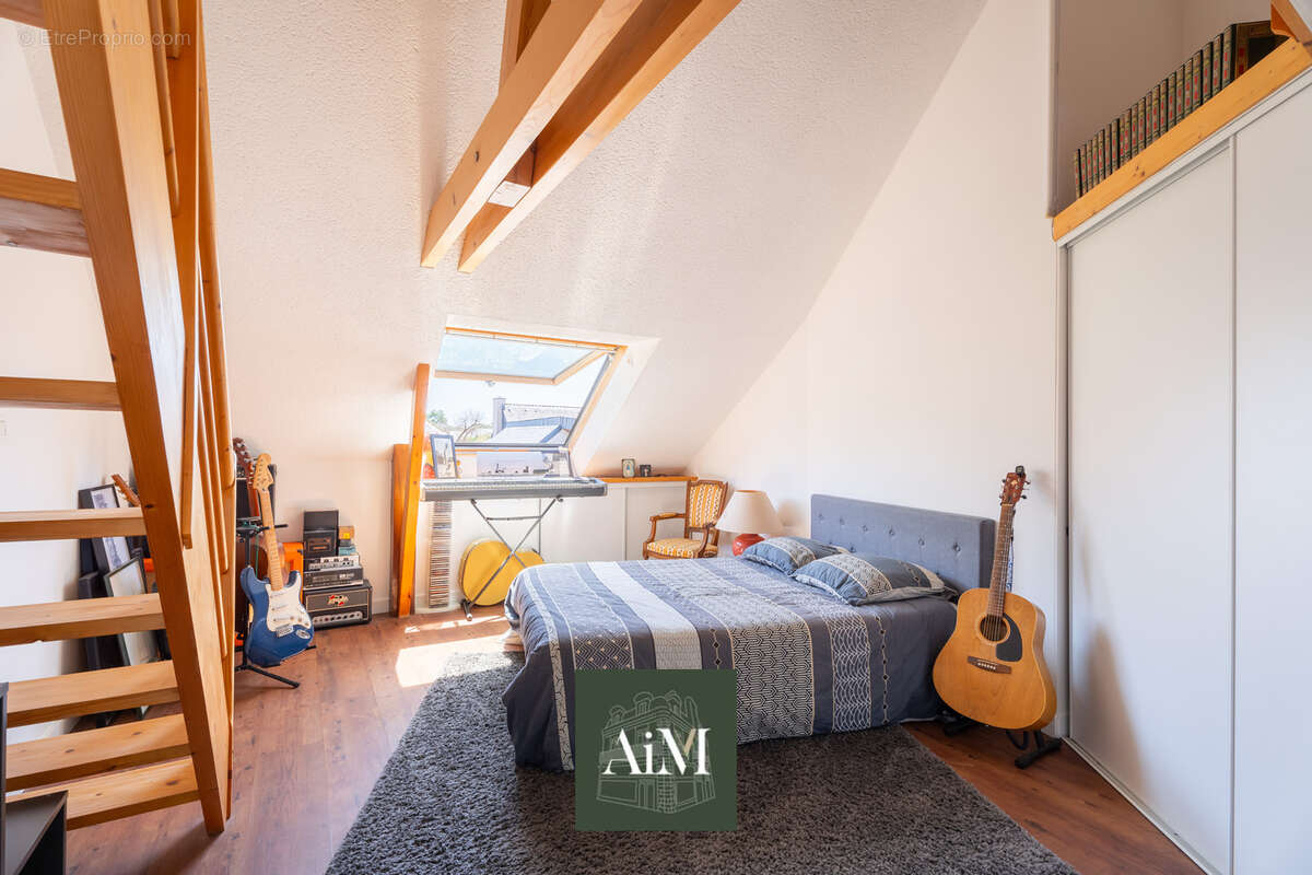 Maison d'architecte de 255 m2 avec jardin et garages à vendre à Vannes   Quartier recherché proche centre-ville - photo 14