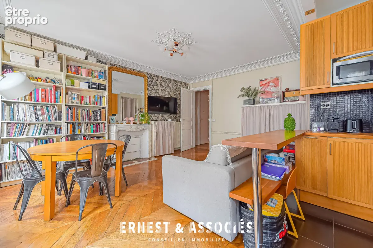 Appartement 3 pièces 64 m² à vendre à Paris-10e (75010) - photo 2