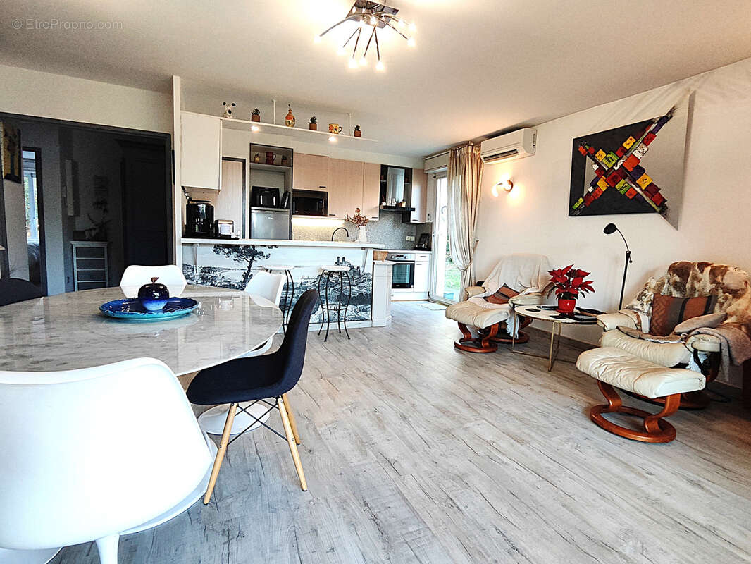 Appartement à MANDELIEU-LA-NAPOULE