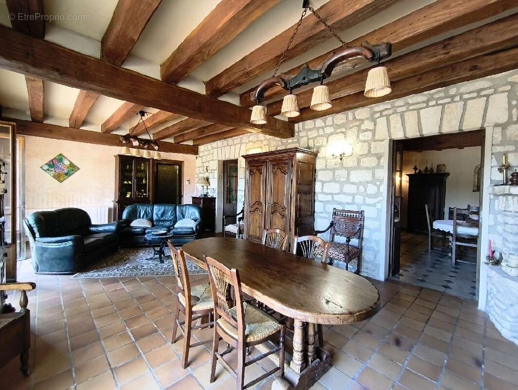 Maison à NESLES-LA-VALLEE