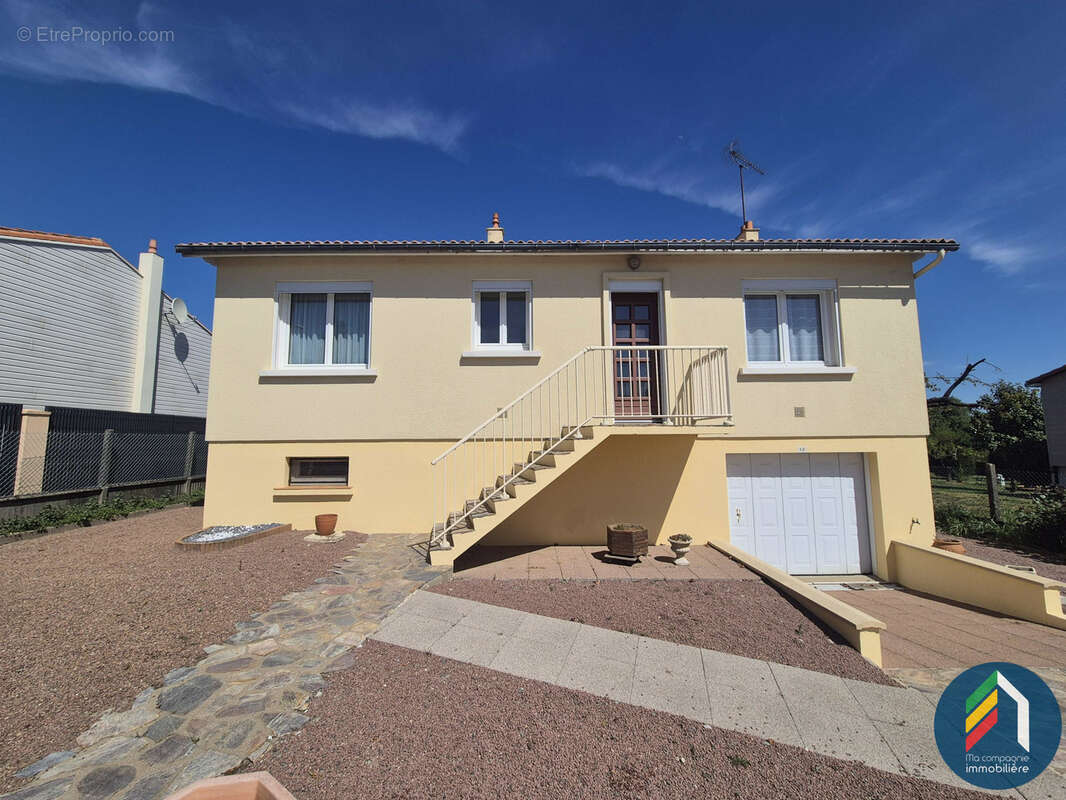 Maison à LA MEILLERAIE-TILLAY