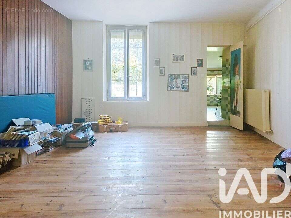Photo 3
