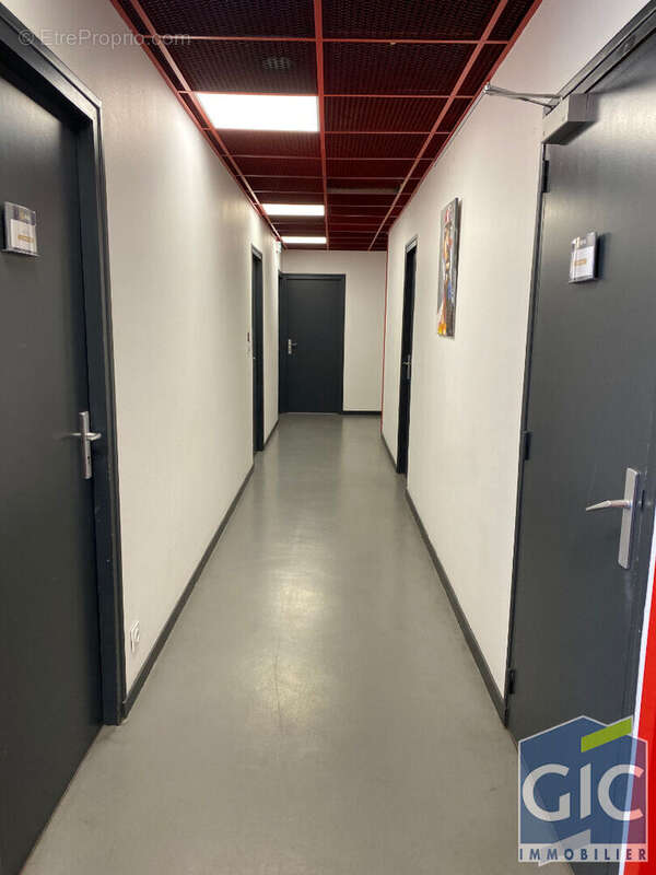 Commerce à HEROUVILLE-SAINT-CLAIR