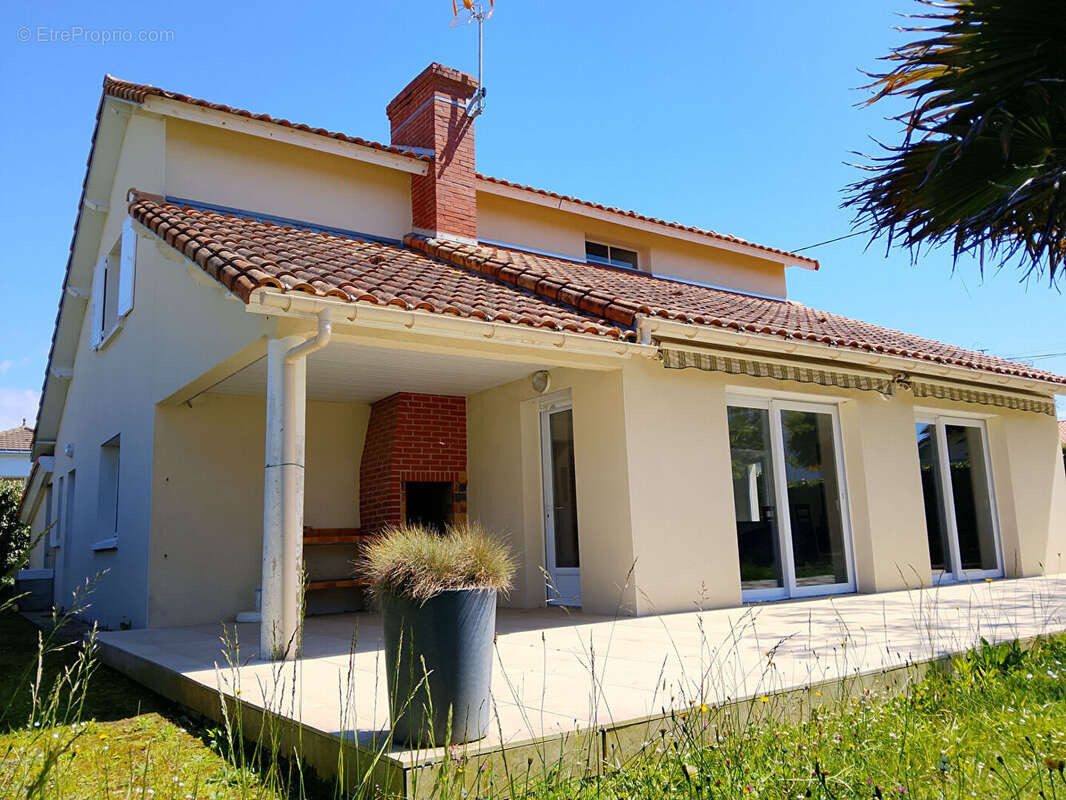 LA PLAINE SUR MER , Maison proche mer sur terrain constructible - photo 8