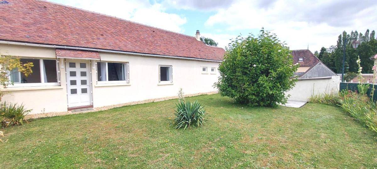 Maison 106 m² à Senonches  - photo 1