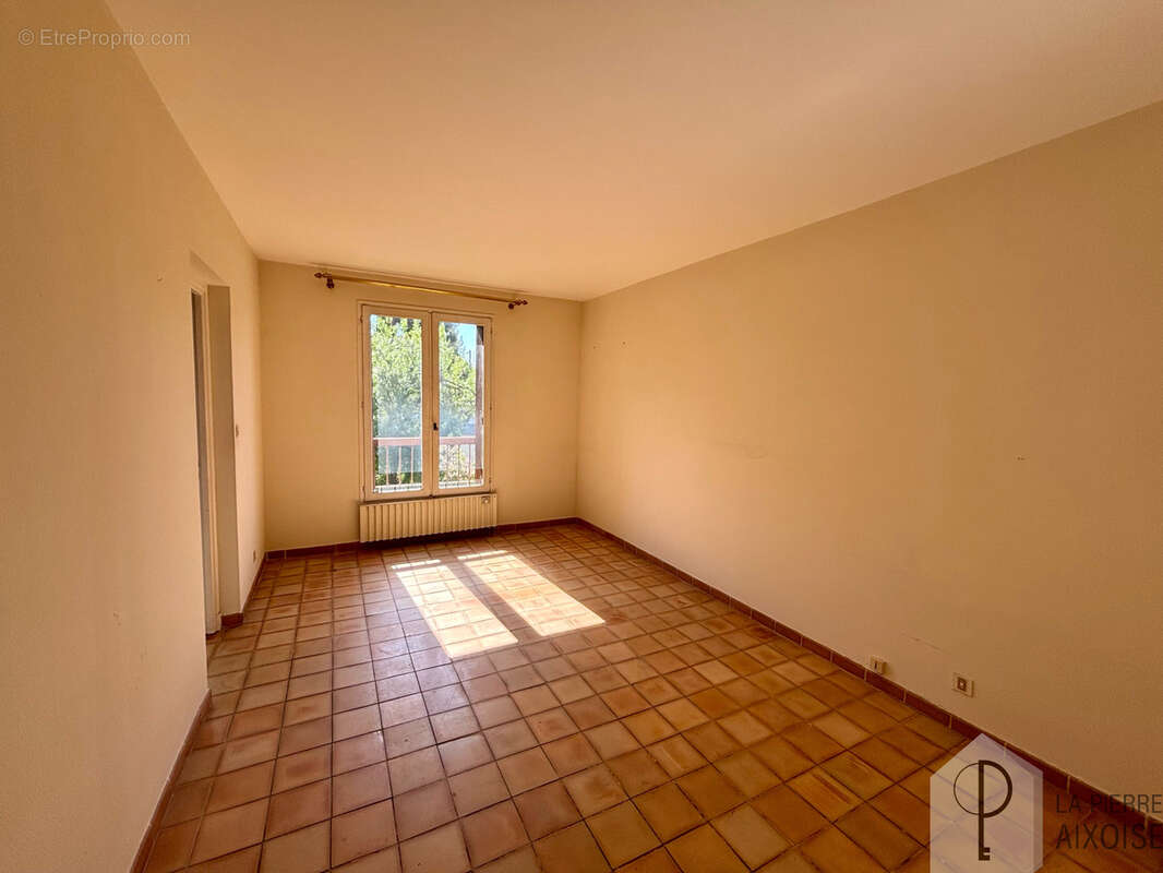 Appartement 4 pièces 110,89m2  balcon parking  Val ST André - Aix  en Provence - photo 7