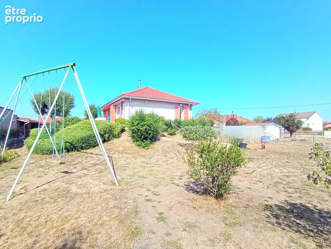 Maison 4 pièces à vendre à Veauche avec garage et terrain - photo 2