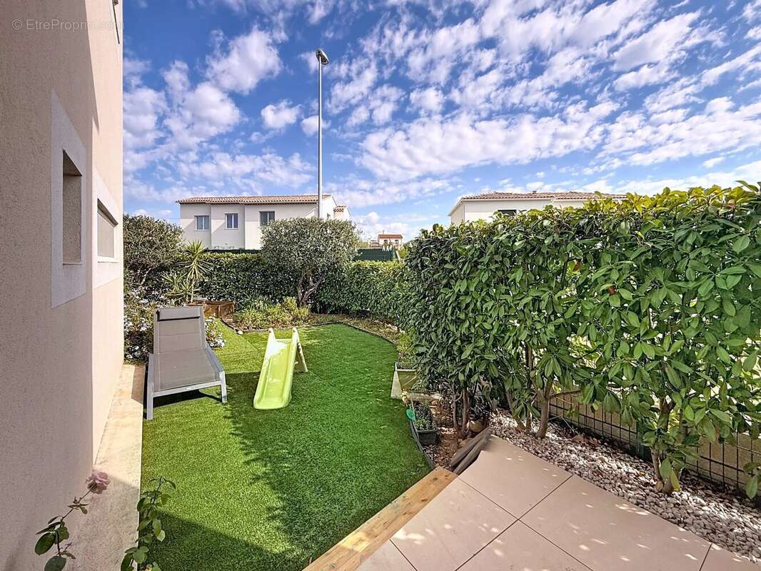 Appartement à SAINT-LAURENT-DU-VAR