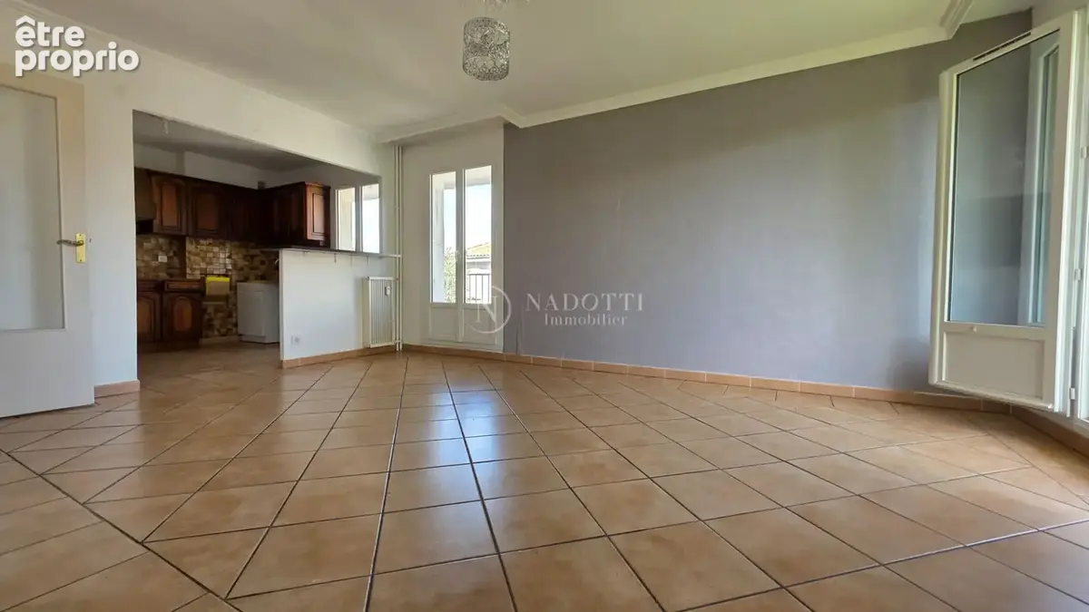 Cavaillon centre - Appartement  avec 2 balcons. - photo 4