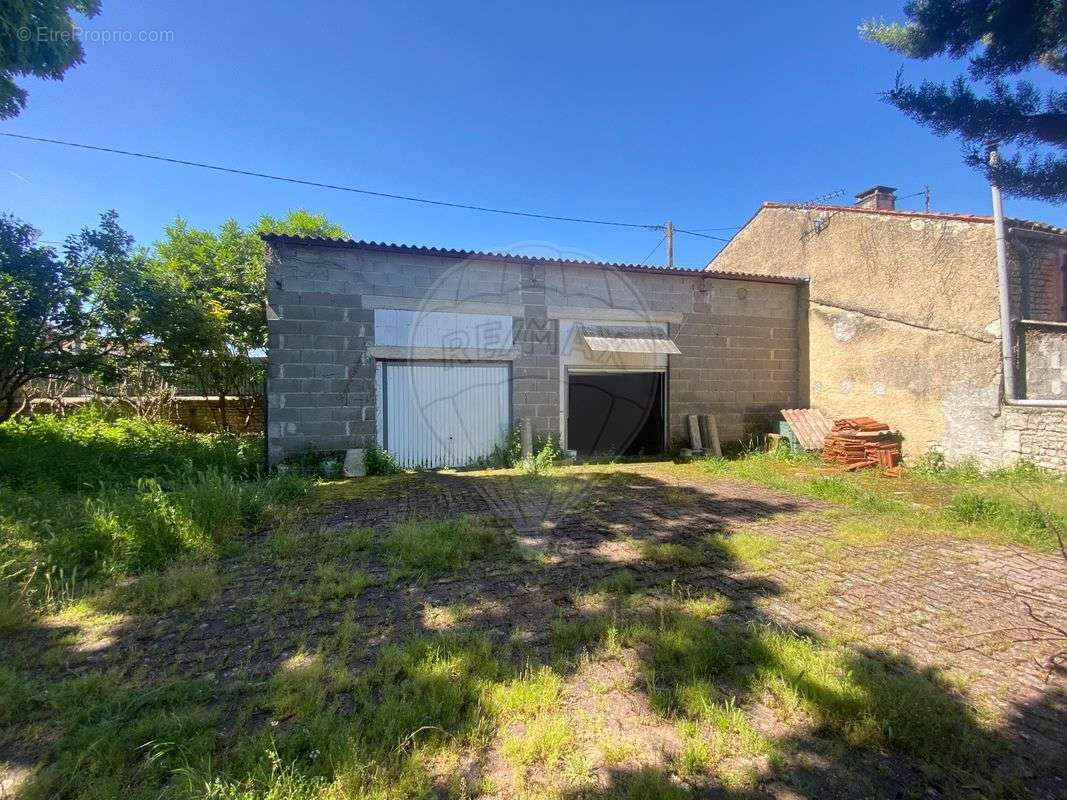 Maison à LA VILLEDIEU