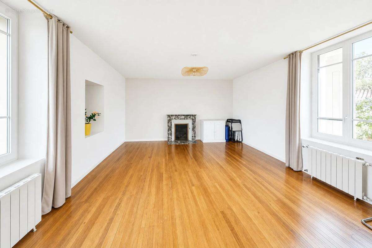 Charme absolu: maison rénovée à Neuville-de-Poitou - photo 12