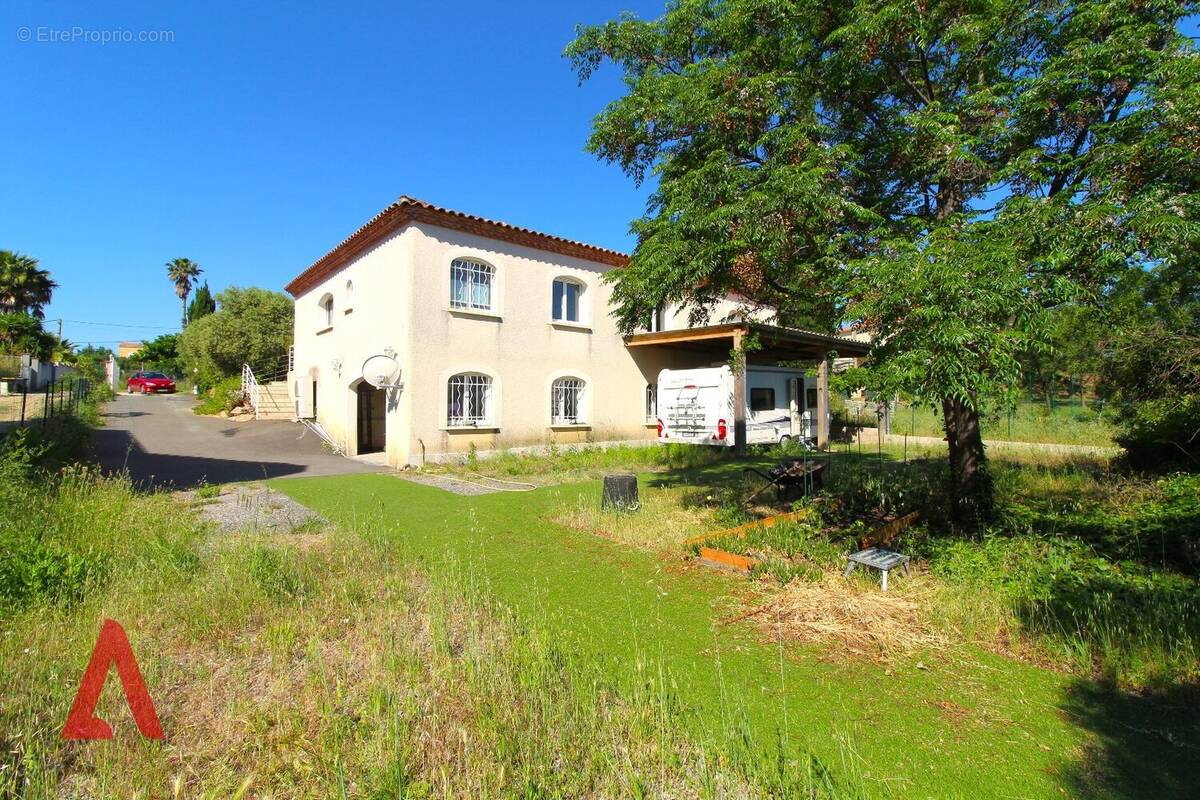Maison à FOUZILHON