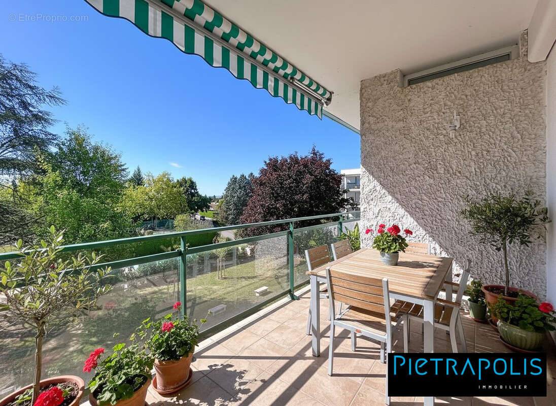Appartement à CHARBONNIERES-LES-BAINS
