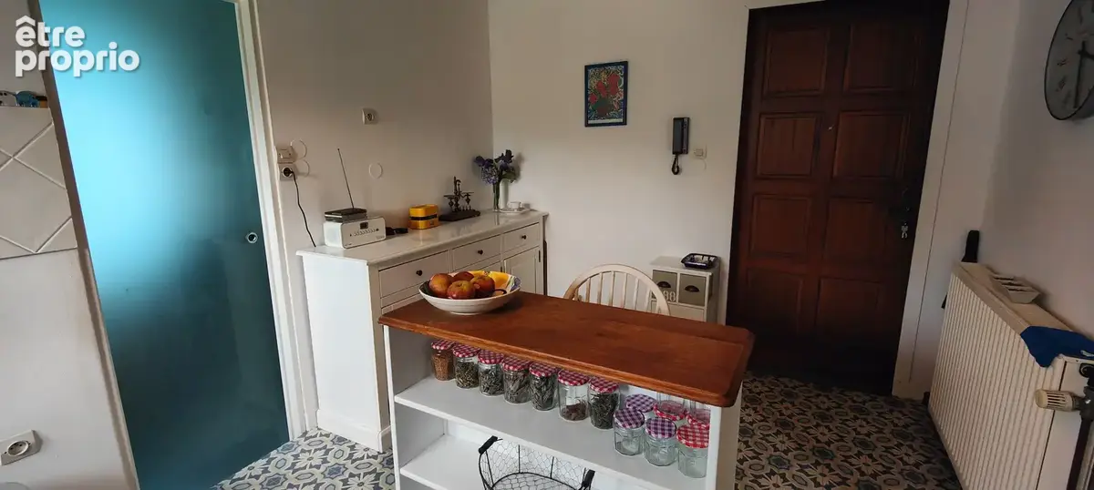 A La Claquette, appartement F2 en duplex, 68.40 m2, jardin privatif de 98 m2, deux grandes caves. - photo 9
