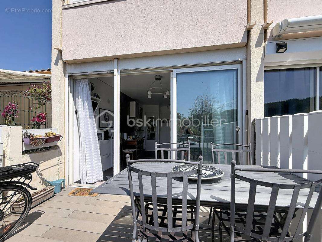 Studio cabine meublé, terrasse Sud et parking privatif - photo 9