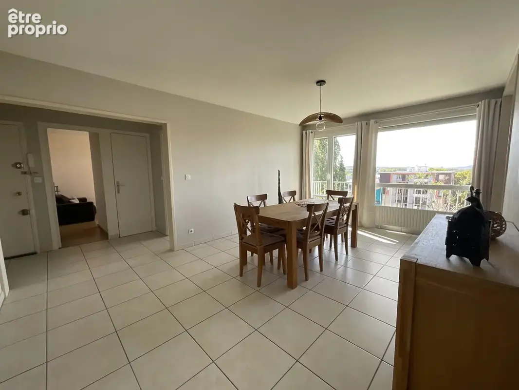 Appartement Type 4 de 71m2 au dernier étage + garage 22m2 + cave quartier Chantereine - photo 5