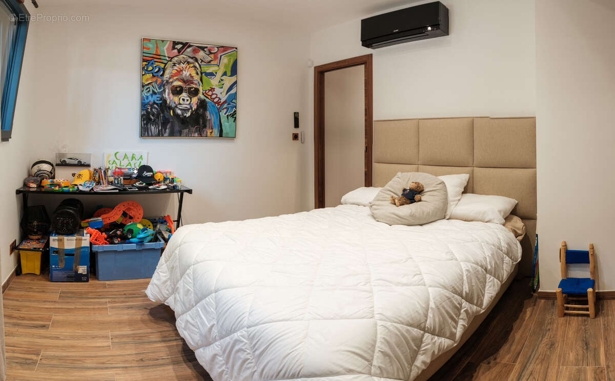 Appartement à SAINT-PRIEST-EN-JAREZ