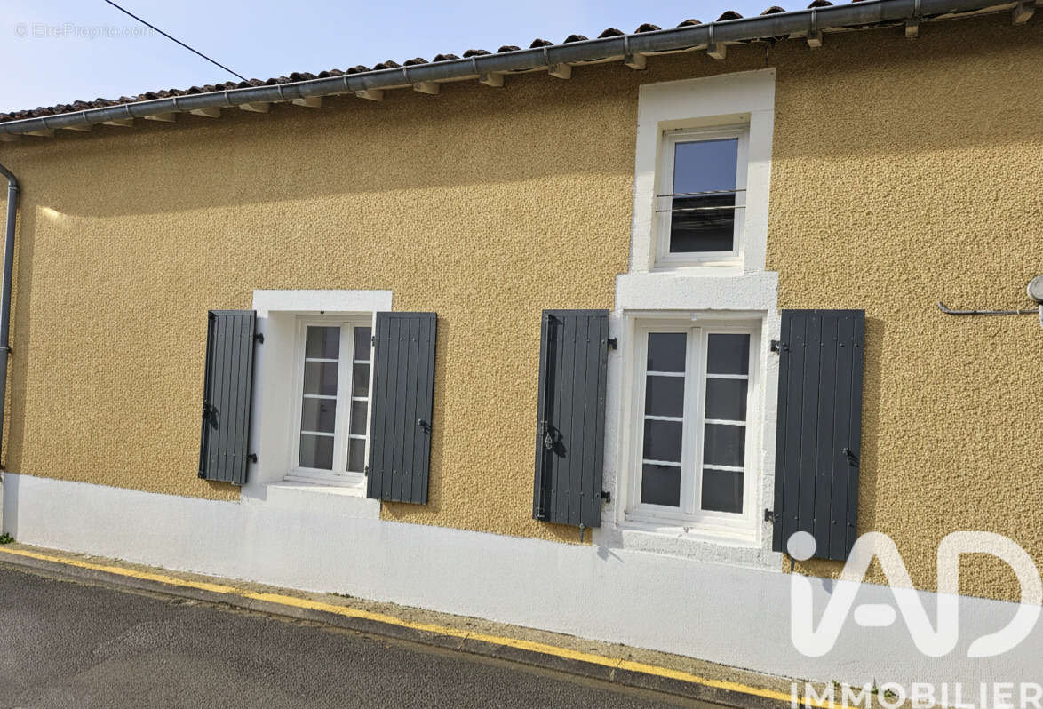 Photo 2 - Maison à MAUZE-SUR-LE-MIGNON