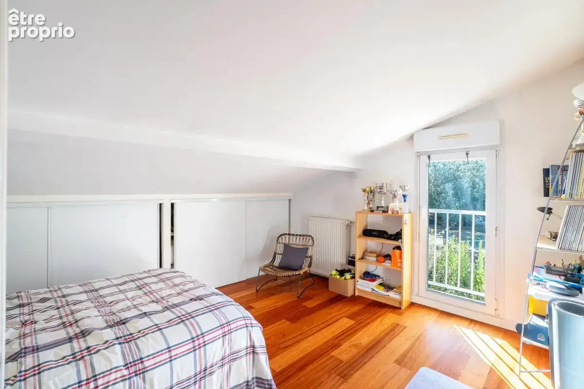 Maison de 9 pièces de 185 m² à Eysines - photo 17