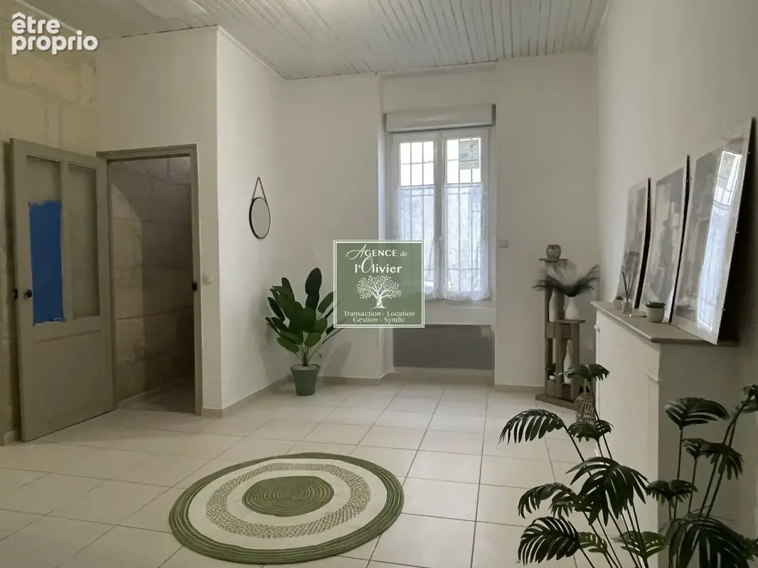 TARASCON - Appartement en RDC de 65 m2 avec cour - photo 5