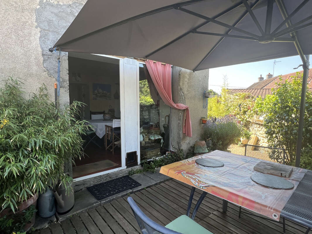 Maison à VARENNES-VAUZELLES