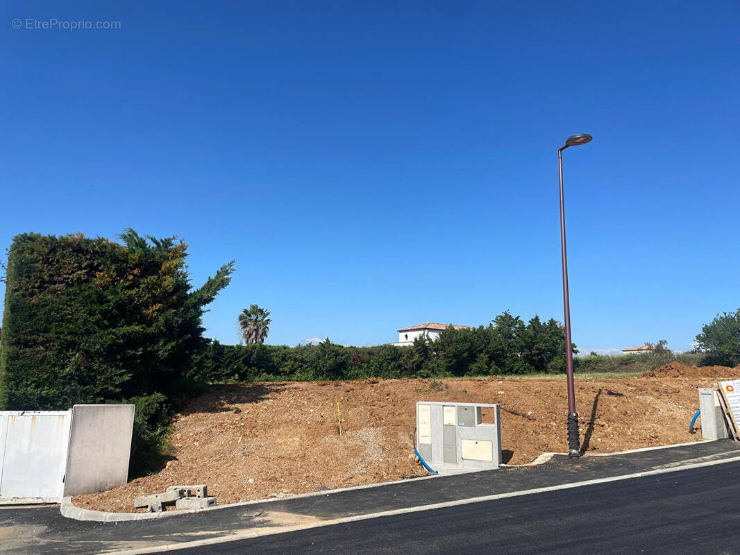 Terrain à THEZAN-LES-BEZIERS