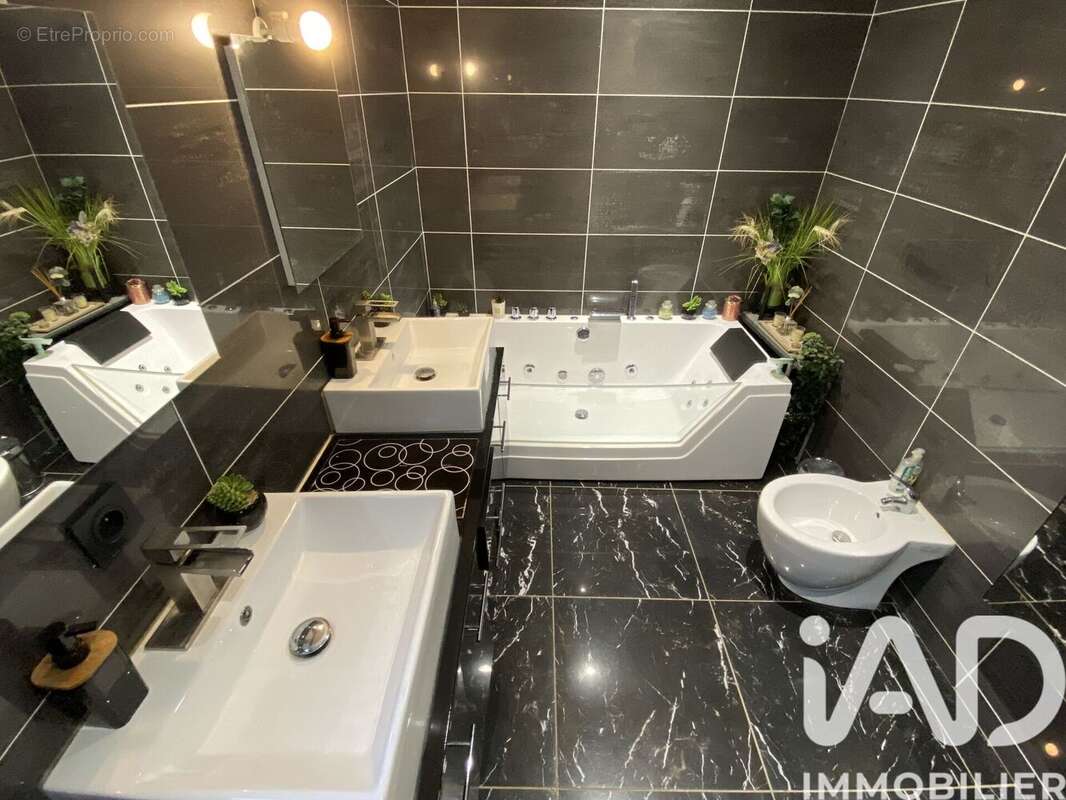 Photo 4 - Maison à SAINT-ETIENNE