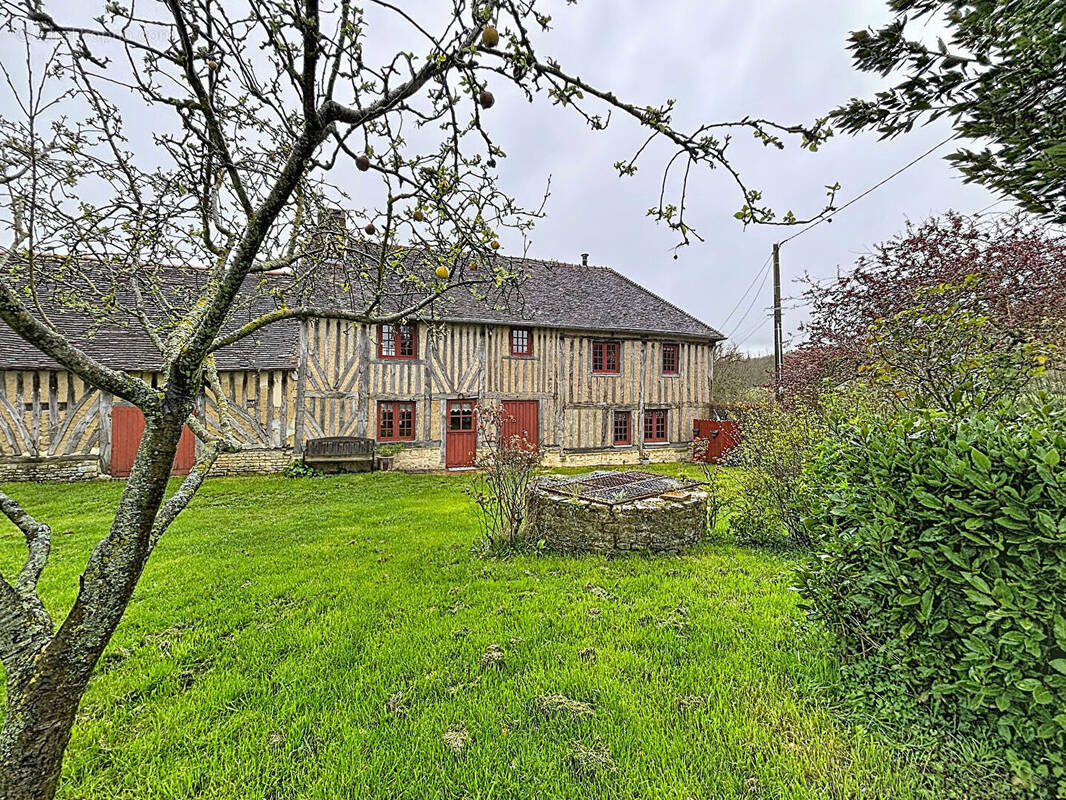 Maison à SAINT-PIERRE-SUR-DIVES