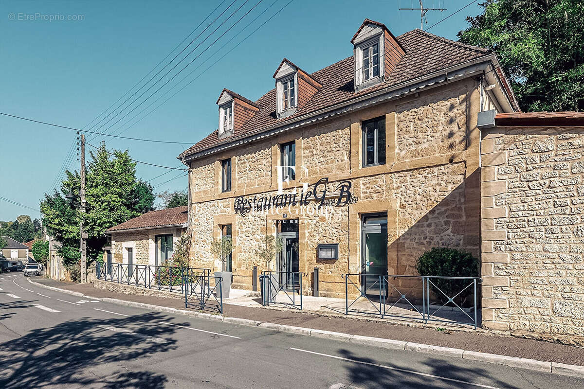 Commerce à SARLAT-LA-CANEDA