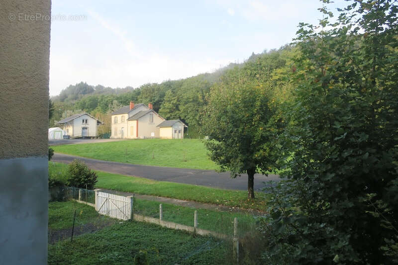 Maison à YDES
