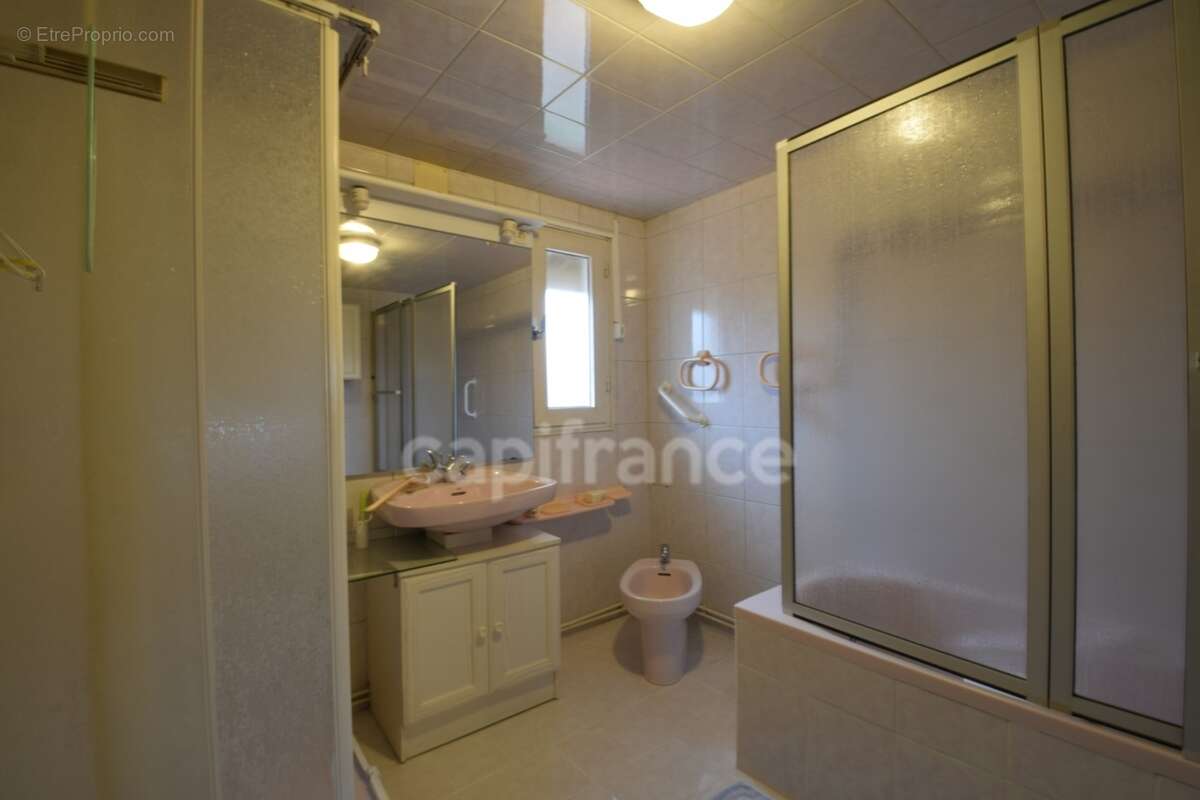 Maison de 117m2 - 3 chambres - 2 cours extérieures - proche des commerces à pieds à TONNEINS - photo 13