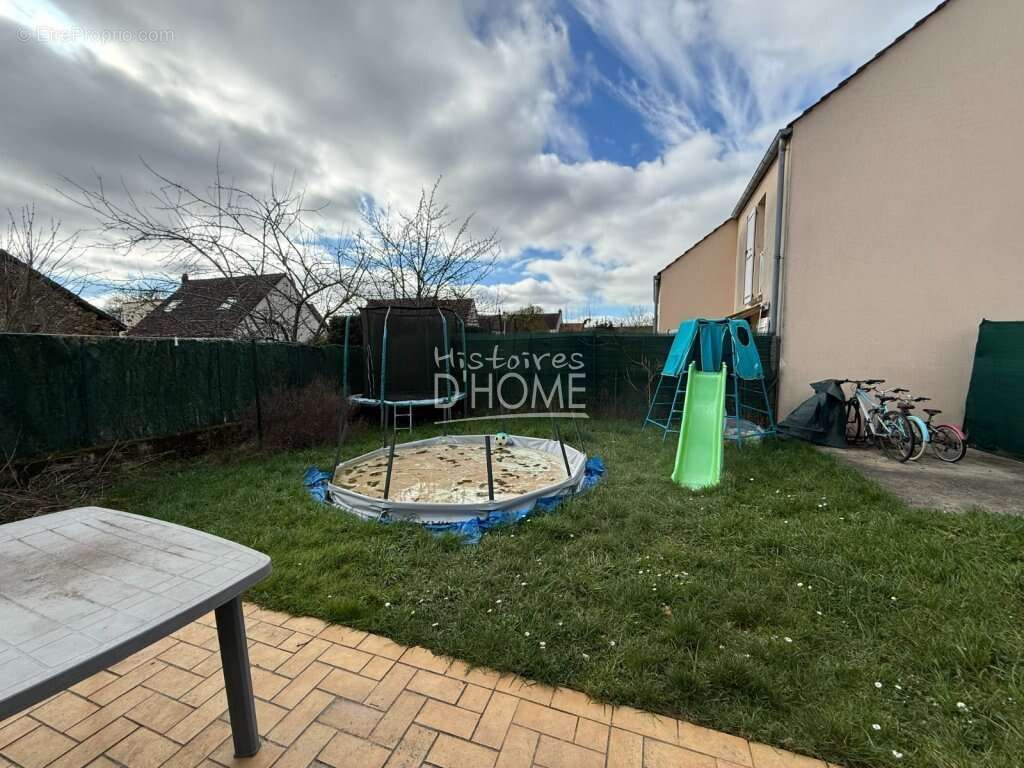 Appartement à VERNEUIL-L'ETANG