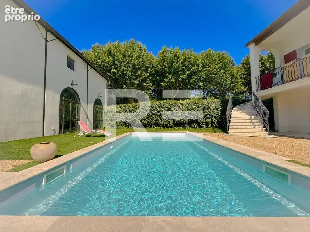 Demeure de caractère avec piscine et grande dépendance - photo 2