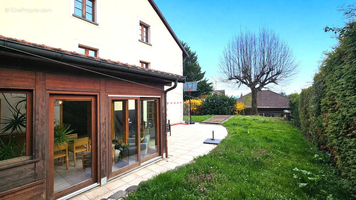 Maison à PREVESSIN-MOENS