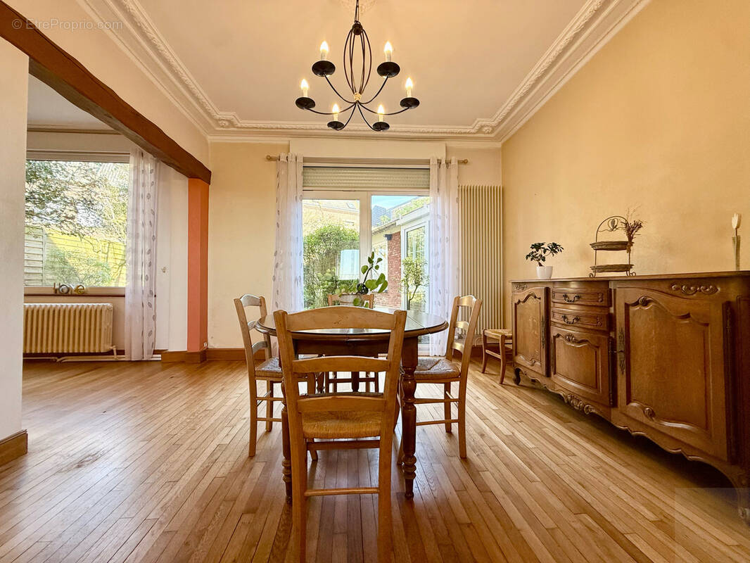 Maison à MONTDIDIER