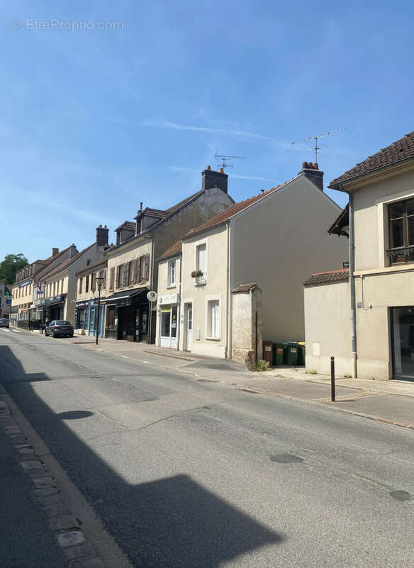 Appartement à LA QUEUE-LES-YVELINES