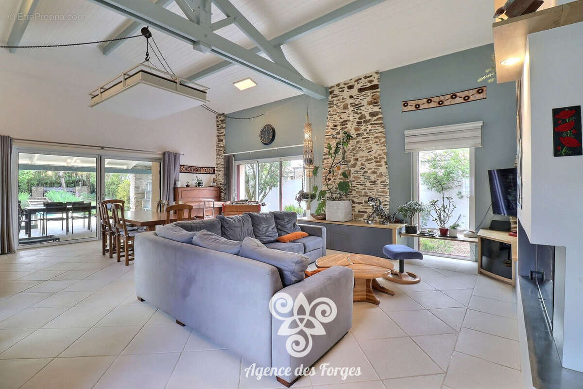 Maison à SAINT-JULIEN-DE-CONCELLES