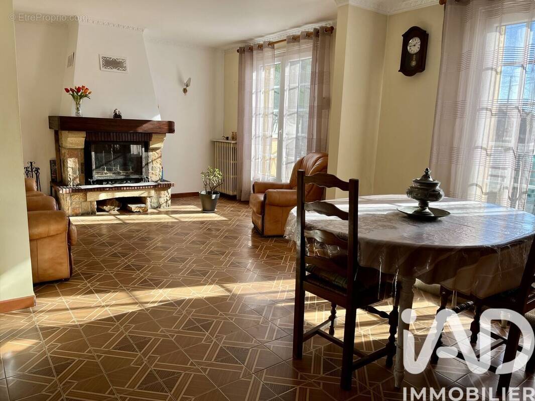 Photo 1 - Maison à TAVERNY