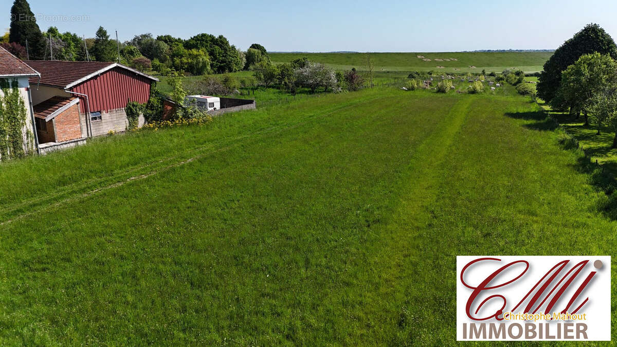 Terrain à GIFFAUMONT-CHAMPAUBERT