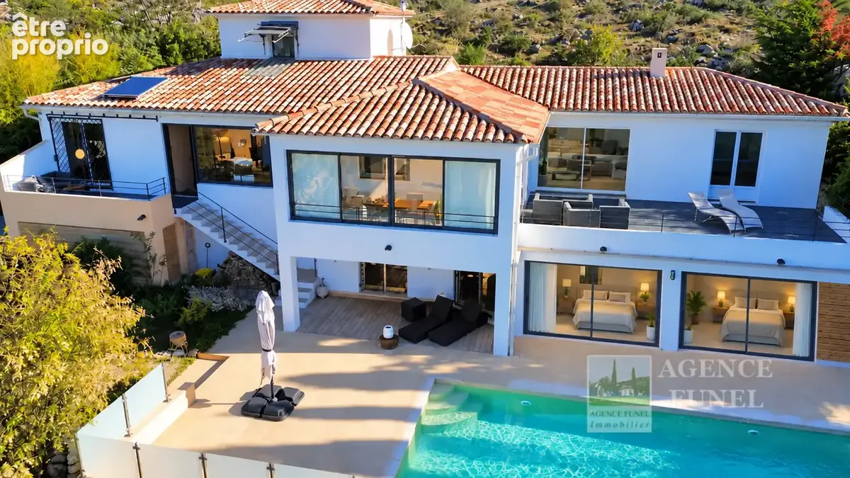 Splendide Villa Contemporaine 5 Chambres - Terrain 1699 m2 avec Piscine - Vue Panoramique - Espace bien-être - photo 2