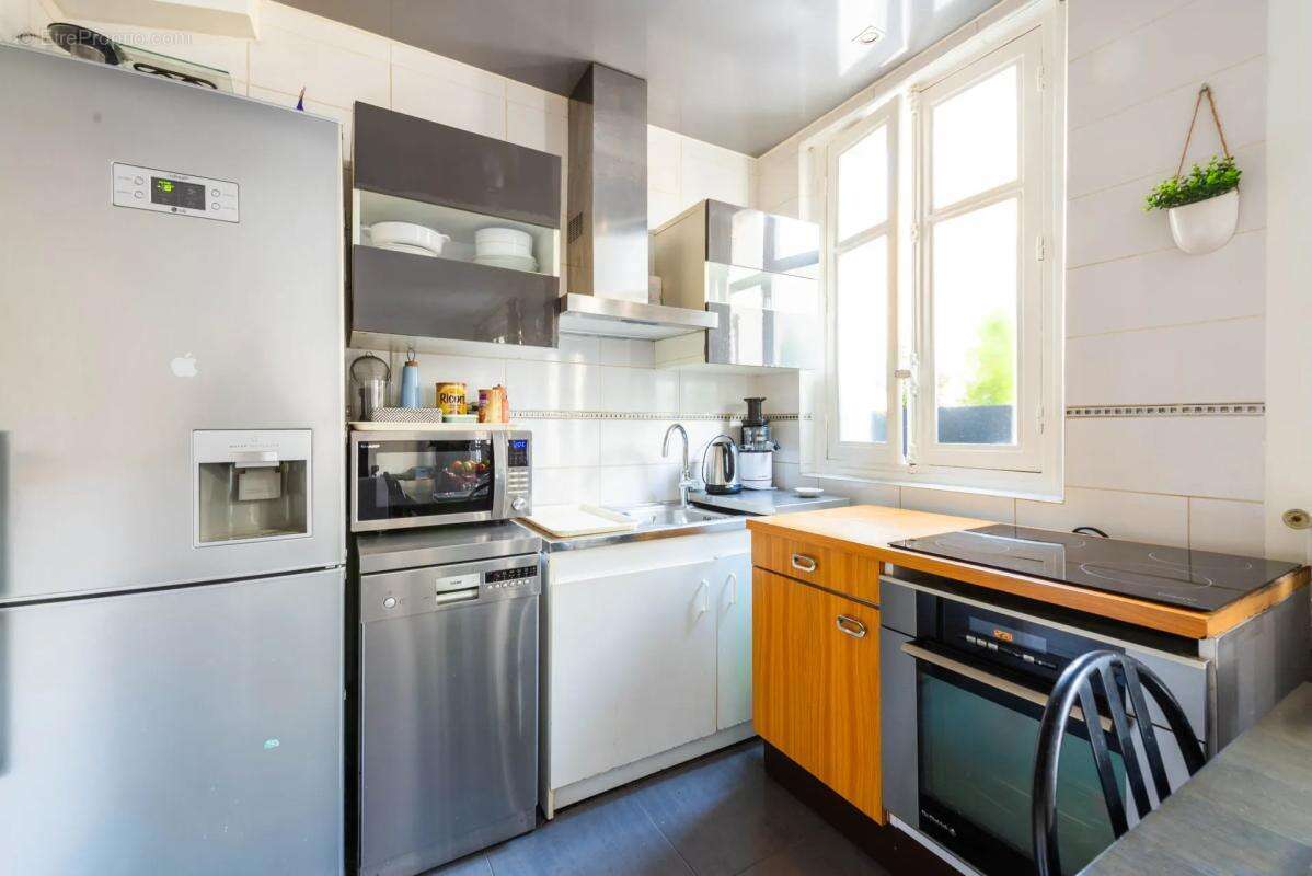 Appartement à COURBEVOIE