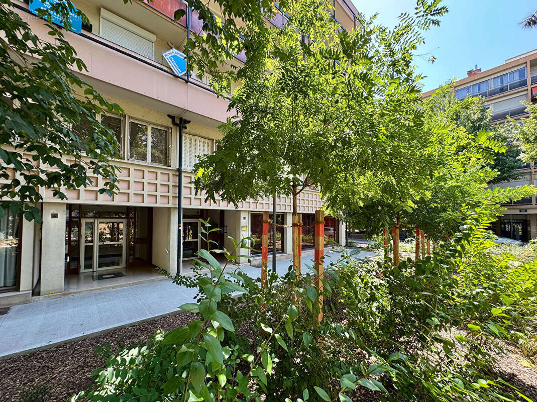CLERMONT-FERRAND / Appartement à vendre quartier Les Salins de 84 M2 avec balcon ! - photo 15