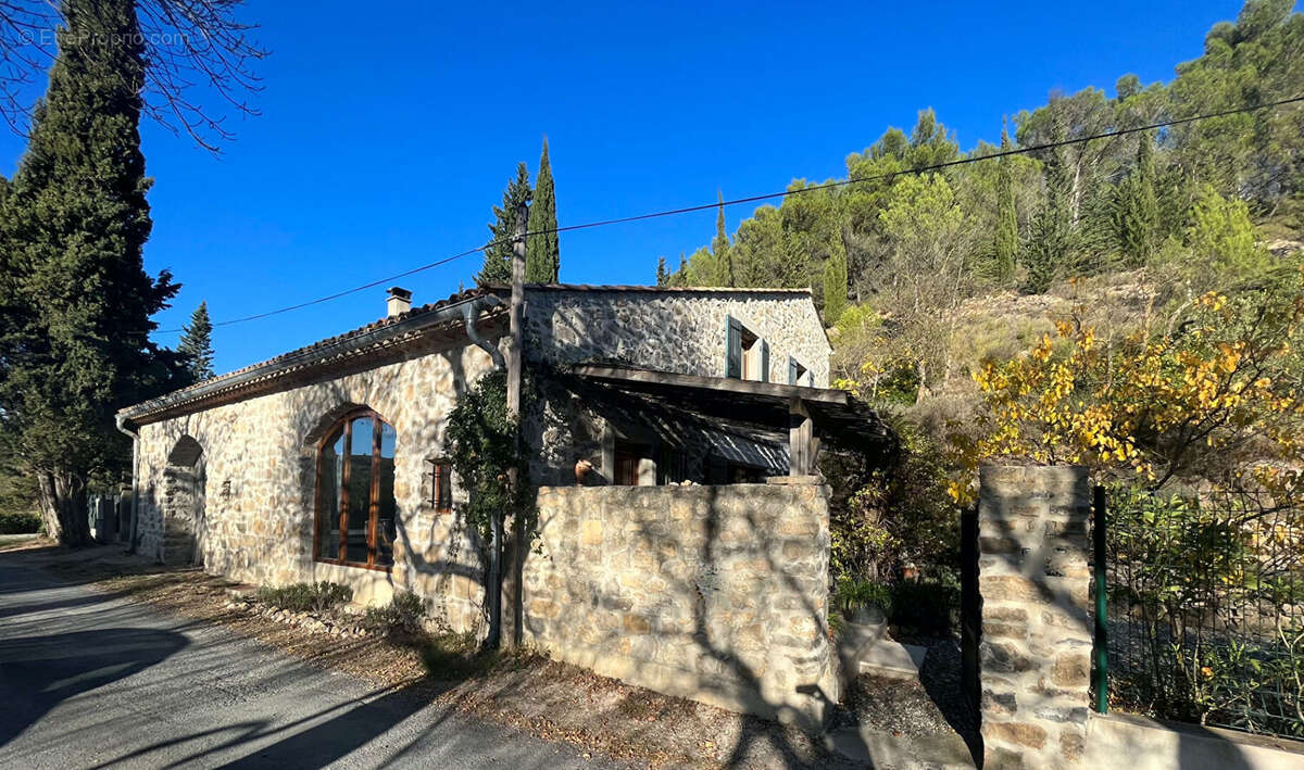 Maison à VILLESEQUE-DES-CORBIERES